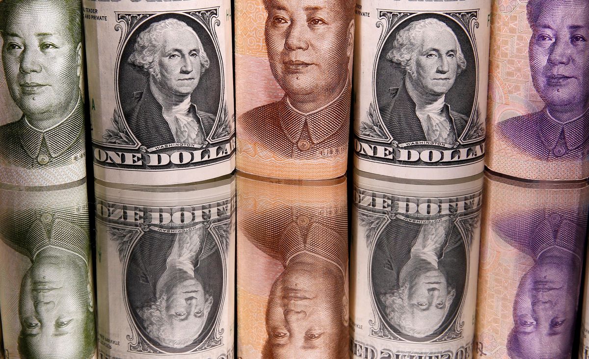 Международный валютный фонд увеличил вес доллара и китайского юаня при пересмотре валют, составляющих оценку его специальных прав заимствования (СДР), международного резервного актива.