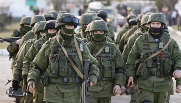 В оккупированных Пологах в Запорожье военные РФ из банкомата похитили почти 400 тыс грн.
