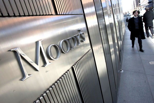 Агентство Moody's у п'ятницю вдруге з початку великої війни погіршило кредитний рейтинг України.