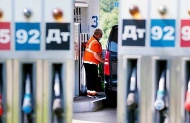 В Україні збираються повернути держрегулювання цін на бензин та дизпаливо.