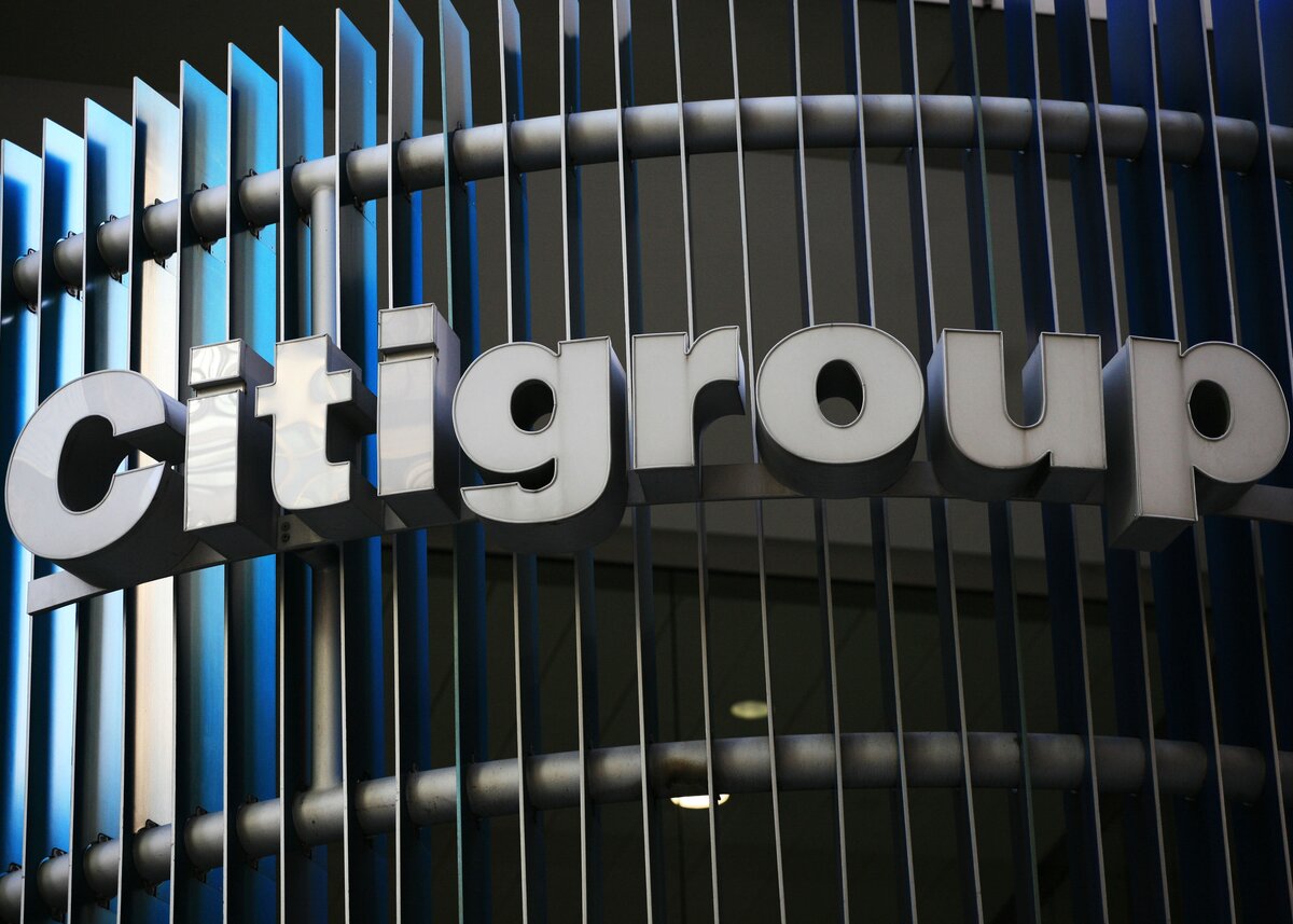 Стратеги Citigroup посоветовали покупать акции Европы и развивающихся рынков после недавнего обвала котировок.