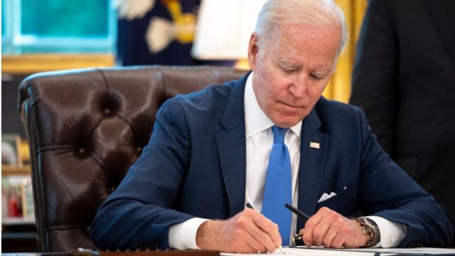 Президент США Джо Байден утвердил отмену пошлин на импорт стали из Украины сроком на один год.