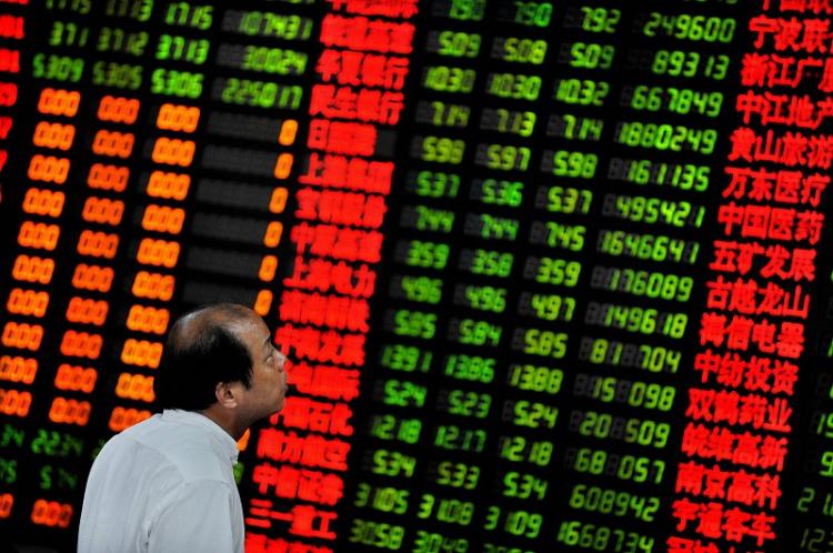 Китайские компании, акции которых торгуются на биржах, планируют выплатить по итогам 2021 года рекордные дивиденды в размере более 1,5 трлн юаней (около $225 млрд).