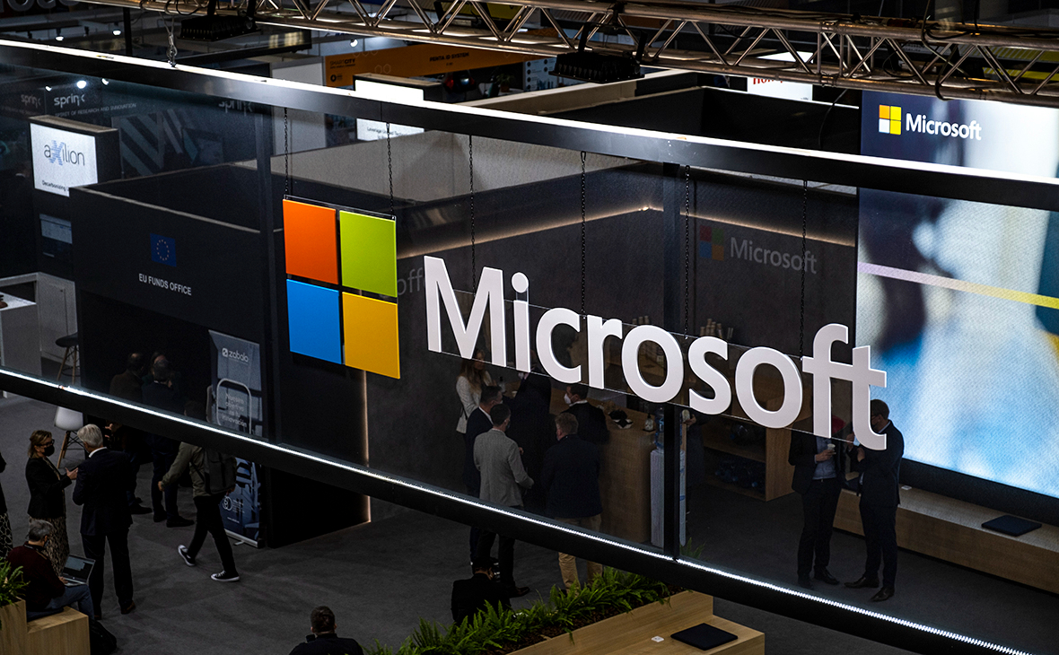 Американская корпорация Microsoft существенно сокращает свой бизнес в России, присоединяясь к перечню известных технологических компаний, сокращающих деятельность или совсем уходящих из РФ после ее вторжения в Украину.