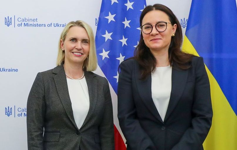 В рамках пакету $40 млрд, підписаного американським президентом Джо Байденом 21 травня, пряма підтримка в розмірі $1 млрд вже прибула, щоби допомогти Україні.