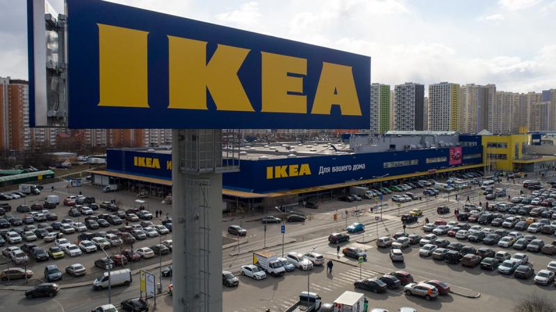 Шведская компания IKEA решила избавиться от всех четырех заводов в России, а работников — уволить.