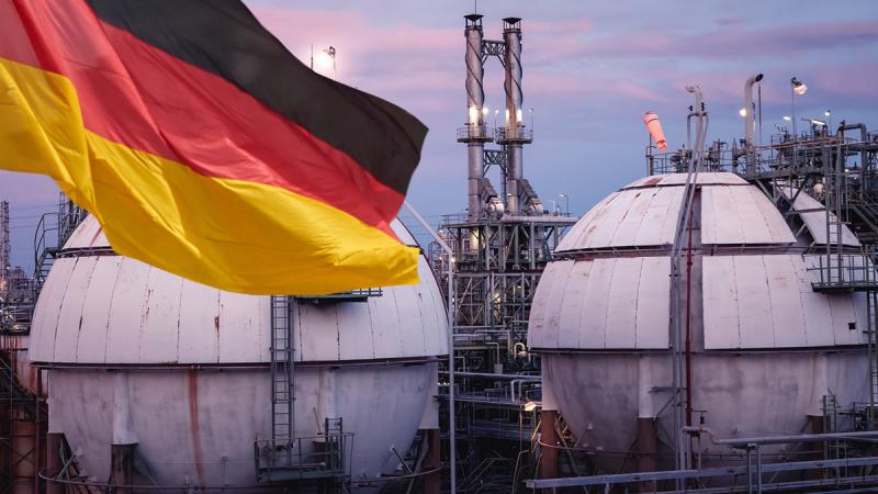 Через скорочення поставок російського газу Німеччина взимку може опинитися перед непростим вибором: продовжувати постачати газ у європейські країни або залишити газ для громадян.
