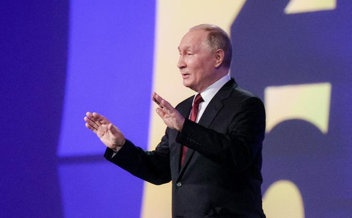 Президент Р Ф Володимир Путін стверджує, що Росія не перешкоджає вивезенню українського зерна з території України.