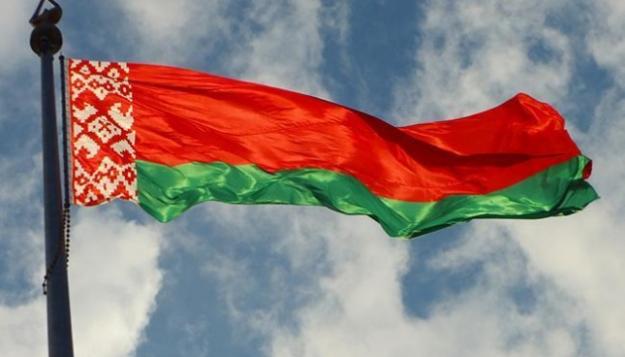 Беларусь будет выполнять долговые обязательства по еврооблигациям в белорусских рублях из-за невозможности проведения платежей в инвалюте в связи с западными санкциями.