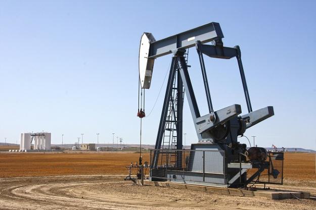 У понеділок, 4 липня, ціни на нафту знизилися після зростання попередньої сесії, пише Reuters.