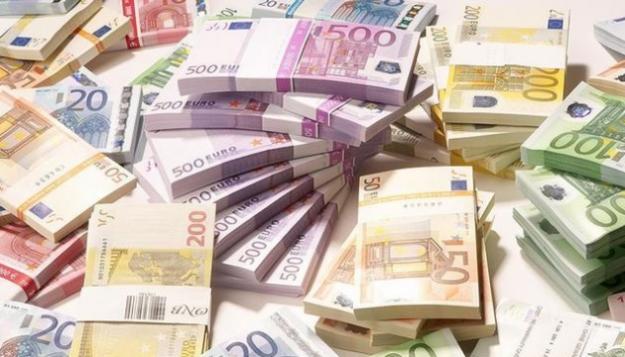 Курс євро у вівторок, 5 липня, впав до 1,0331 євро/дол.