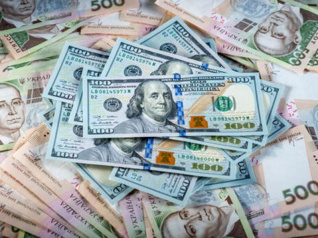Національний банк скорегував офіційний курс гривні до долара США на 25% до 36,5686 грн/$ для збалансування валютного ринку та підтримання стійкості економіки в умовах війни.
