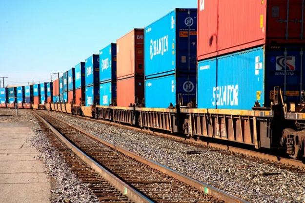 Литовська залізниця (LTG Cargo) відновила з п'ятниці, 22 липня, транзит до Калінінградської області РФ товарів, внесених до списку санкцій Європейського Союзу.