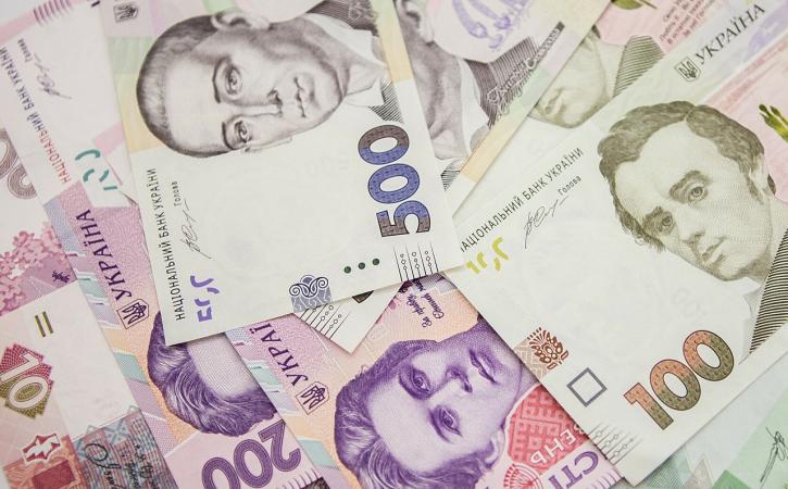 Сума готівки, яка зверталася в Україні на 1 липня 2022 року, становила 674 млрд грн — у порівнянні з початком квітня цього року спостерігається поступове скорочення готівки в обігу.