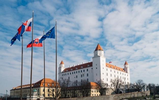 Словаччина через півроку вийде зі складу акціонерів Міжнародного інвестиційного банку (МІБ), наслідуючи прикладу Чехії.