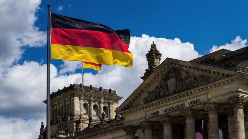 90% респондентов хотели бы работать в Германии, но только половина из них имеет с этим определенные успехи.