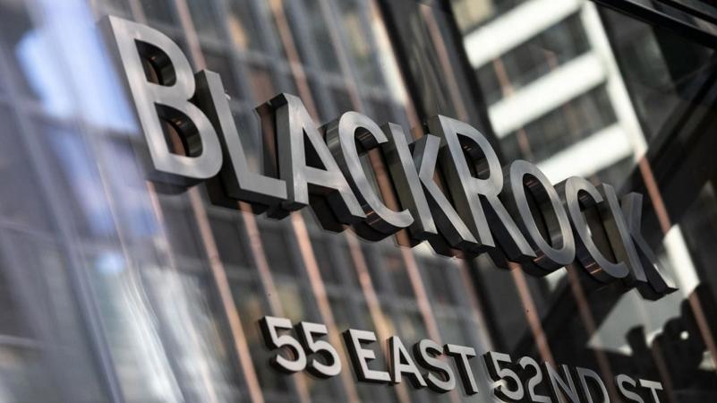 Международная инвестиционная компания BlackRock начала процесс закрытия крупного биржевого фонда российских ценных бумаг Russia ETF.