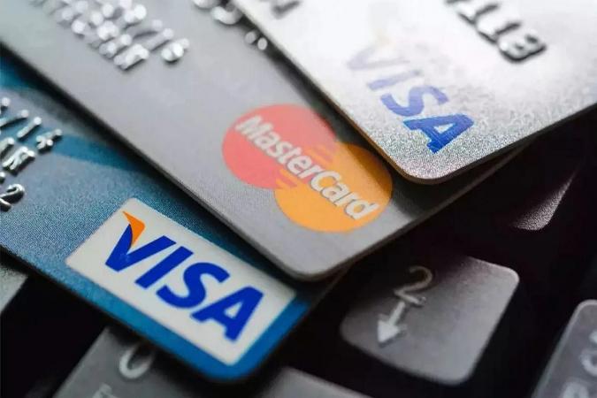 Національний банк дозволив небанківським фінансовим організаціям випускати платіжні картки.