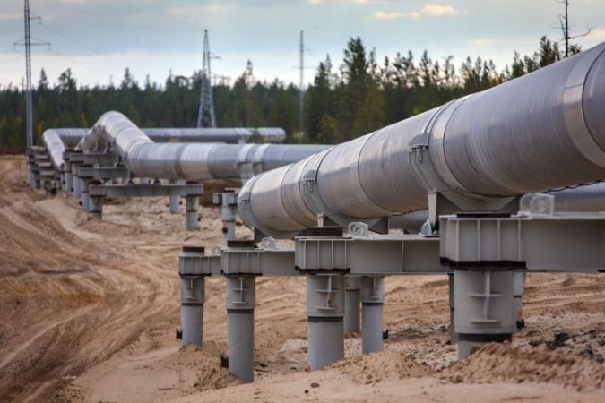Украина прекратила транзит российской нефти через южную часть нефтепровода «Дружба» из-за санкций, которые сделали невозможным оплату услуг транзита.