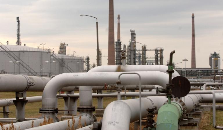 Венгерская компания MOL и словацкая Slovnaft заявили, что самостоятельно заплатили Украине за транспортировку российской нефти по нефтепроводу «Дружба», который пролегает через ее территорию.