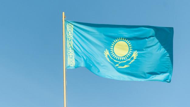 С сентября Казахстан будет продавать часть своей сырой нефти через крупнейший нефтепровод Азербайджана, поскольку страна ищет альтернативы маршруту, который Россия угрожала закрыть.