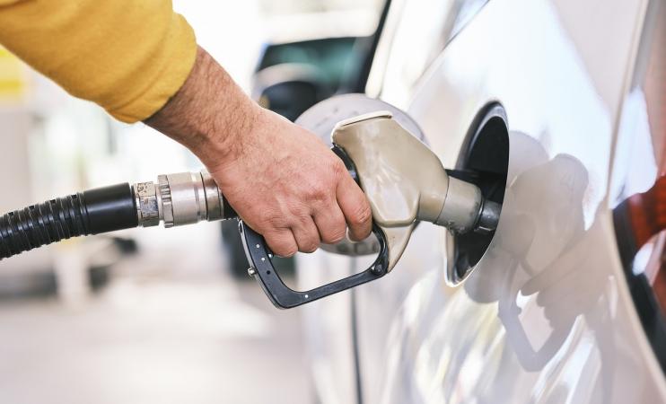За тиждень (6−12 серпня) середня ціна в країні бензину А-95 знизилася на 7 копійок/л і становила 49,88 грн/л, бензин А-95 преміум подешевшав на 36 копійок/л — до 50,90 грн/л, а дизельне пальне — на 0,78 грн/л до 53,52 грн/л.