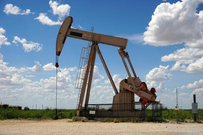 Цены на нефть выросли более чем на 1 доллар в среду, 17 августа, отскочив от шестимесячных минимумов, достигнутых накануне.