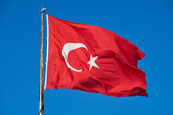 Администрация президента США Джо Байдена предостерегла турецкий бизнес от сотрудничества с российскими учреждениями и лицами, находящимися под санкциями.