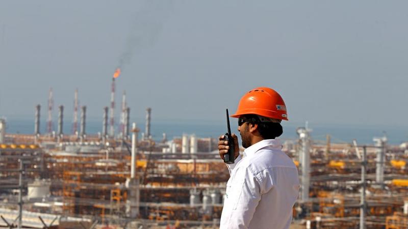 Иран стремится занять долю российского рынка нефти в Европе на фоне возобновления переговоров по ядерной сделке.