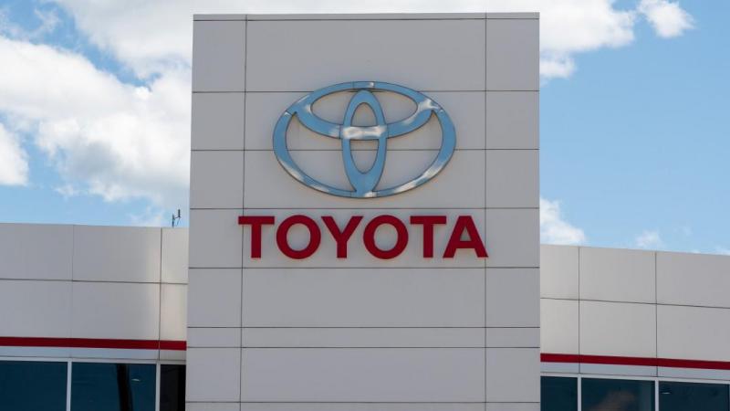 В прошлом месяце японский автопроизводитель Toyota Motor выпустил машин меньше, чем планировалось.