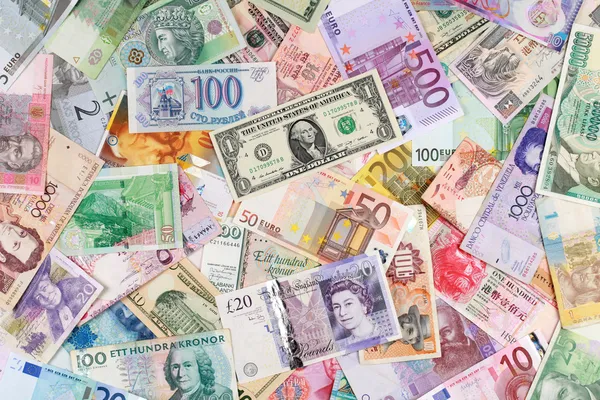Долар знизився на початку європейських торгів у середу, відійшовши від 20-річного піку на початку цього тижня, оскільки відновлення євро, що зароджується, набирає обертів.