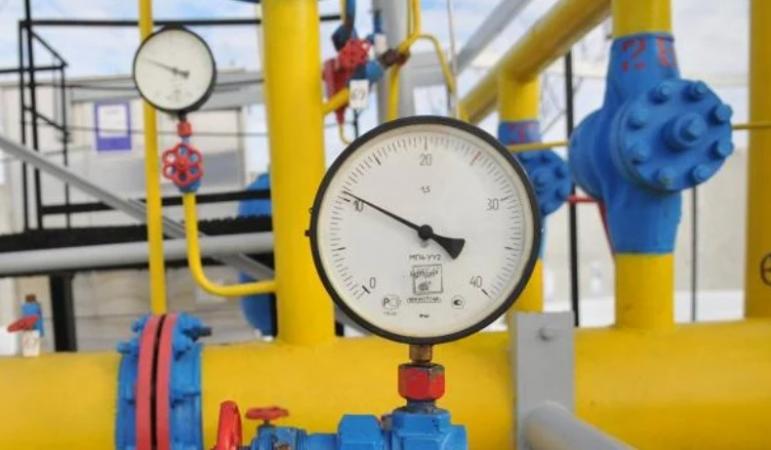 Российский Газпром заявил, что в субботу поставит в Европу через Украину 42,7 млн кубометров природного газа.