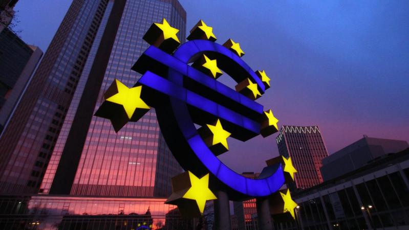 Європейський центральний банк підвищив свої ключові відсоткові ставки на 75 базових пунктів для боротьби з інфляцією.