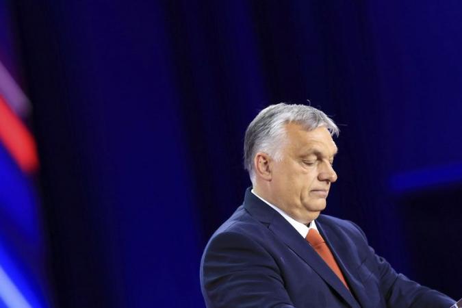 Исполнительный орган Европейского союза планирует рекомендовать сократить финансирование администрации премьер-министра Виктора Орбана из-за опасений по поводу широкомасштабного взяточничества в Венгрии.