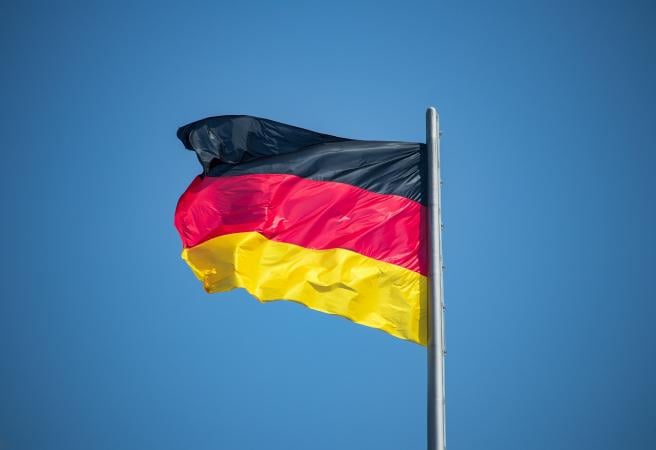 Правительство Германии взяло немецкую дочернюю компанию российского нефтяного гиганта «Роснефть» под контроль государства, передав ее под опеку регулятора Федерального сетевого агентства.