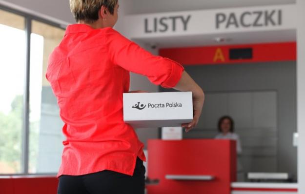Польская почта в сотрудничестве с Укрпочтой с 5 октября снизила тарифы на пересылку всех посылок EMS (Express Mail Service, сервис ускоренной международной доставки) весом до 20 кг в Украину на 75%.