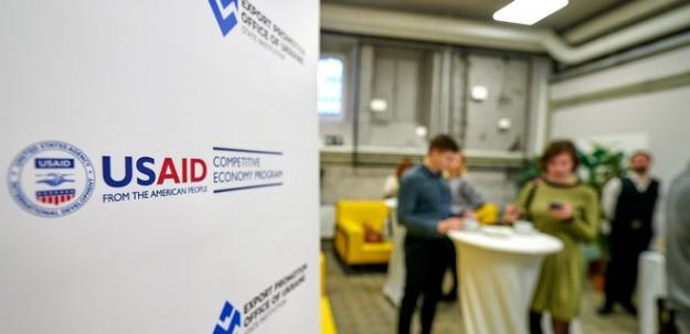 Глава Агентства США по международному развитию Саманта Павер во время визита в Киев объявила, что USAID выделит $55 млн для подготовки украинской инфраструктуры в сфере теплоснабжения к зиме во время развязанной Россией войны.