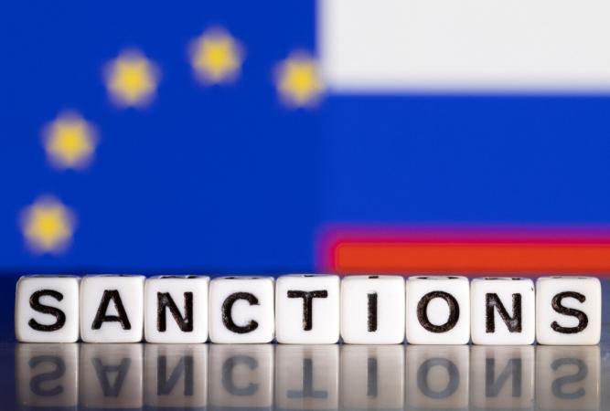 В Евросоюзе начали работу над девятым пакетом санкций против России.