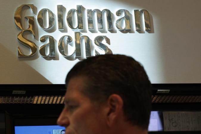 Аналітики банку Goldman Sachs радять інвесторам продавати опціони кол на американський фондовий індекс S&P 500 і купувати аналогічні опціони на індекс китайських компаній Hang Seng China Enterprises Index (HSCEI), що торгуються в Гонконгу.