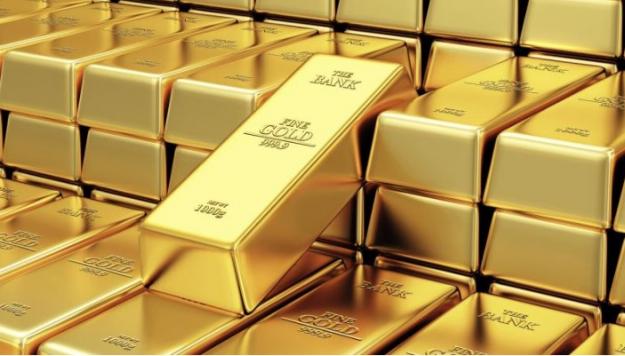 Власти Великобритании расширили запретительные меры на импорт золота из России: отныне не разрешается ввоз в страну изделий, содержащих российское золото, переработанное в третьих странах.