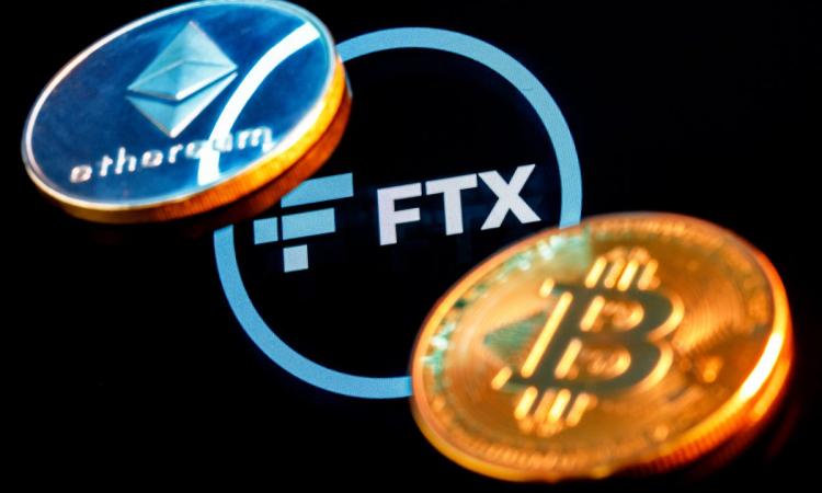С одной из крупнейших криптовалютных бирж FTX, которая обанкротилась, пропало не менее $1 млрд клиентских средств.