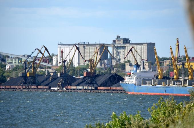 Украина официально обратилась к международным партнерам с предложением продлить зерновую инициативу минимум на год и включить в нее порт «Николаев», что позволит существенно увеличить экспорт украинской агропродукции.