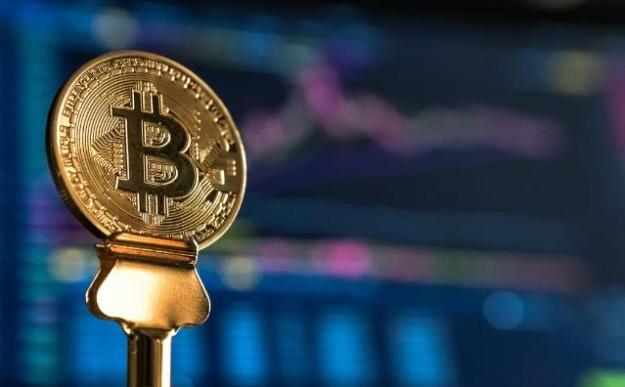Технический аналитик Fairlead Кэти Стоктон считает, что биткоин может упасть на 13% до уровня 2019 года после падения FTX.