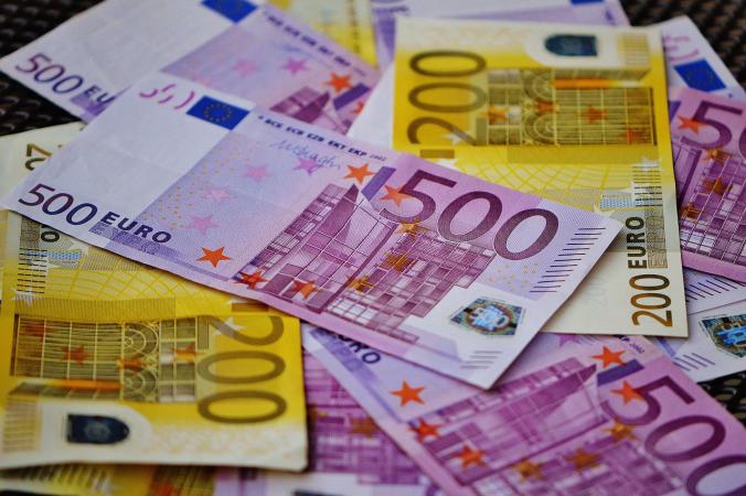 25 листопада європейська валюта подорожчала на 33 копійки.