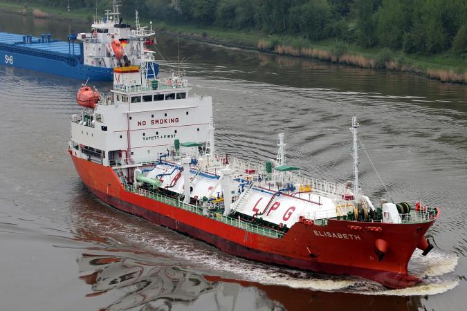Европа импортирует рекордное количество российского морского газа, что свидетельствует о том, что регион не полностью избавился от своей зависимости от энергоресурсов из РФ, даже когда поток через трубопроводы почти прекратился.