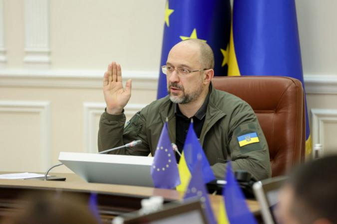 Уряд України планує купити велику партію із тисяч Starlink, вони ввозитимуться без мита і ПДВ.