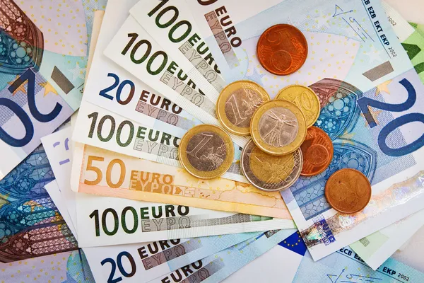 5 декабря европейская валюта подорожала на 33 копейки.