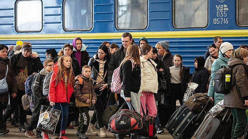 Несмотря на морозы и обстрелы, которые выводят из строя системы электро- и теплоснабжения, только 7% украинцев активно готовятся к переезду в другое место.