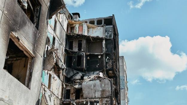 Из-за российских обстрелов сотни тысяч украинцев потеряли жилье.