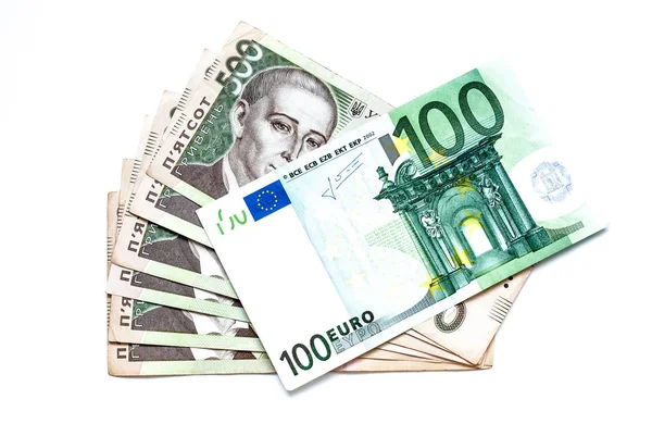 19 декабря европейская валюта подешевела на 2 копейки.